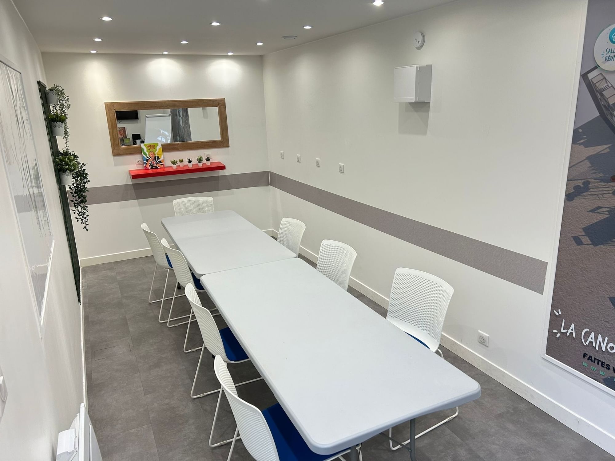 Large Meeting Room — La Canotière, Bièvres