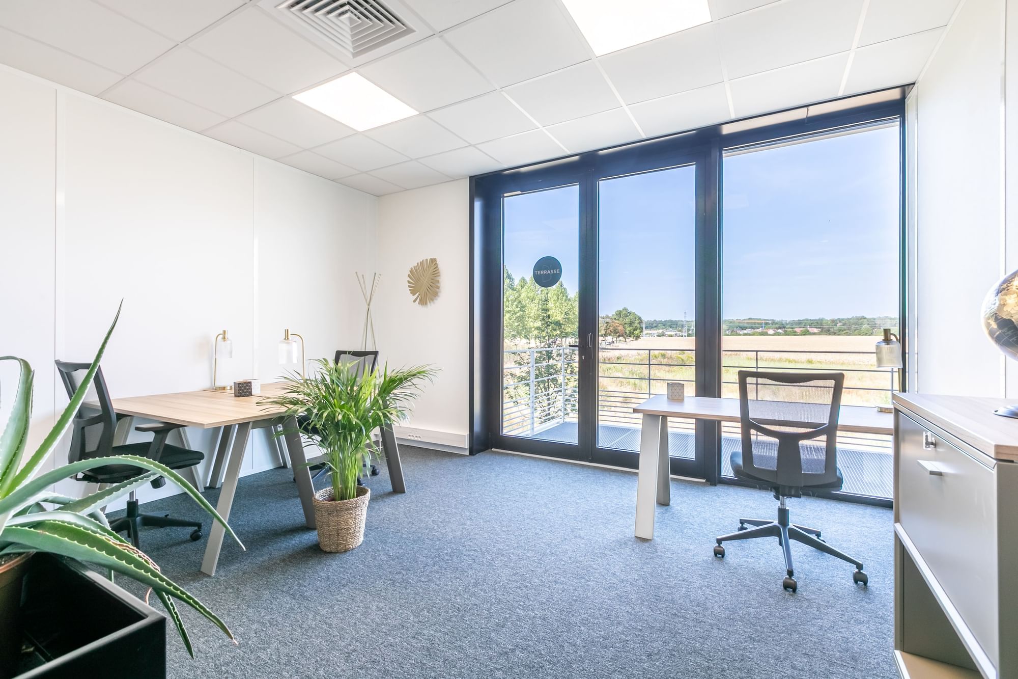 Bureau 33 - 4 postes (17m²) — B'CoWorker Strasbourg Schiltigheim, Strasbourg