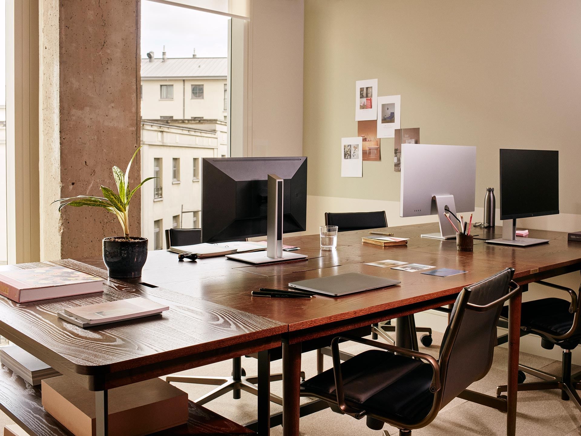 Private office for 4 people — Working From, Brussels