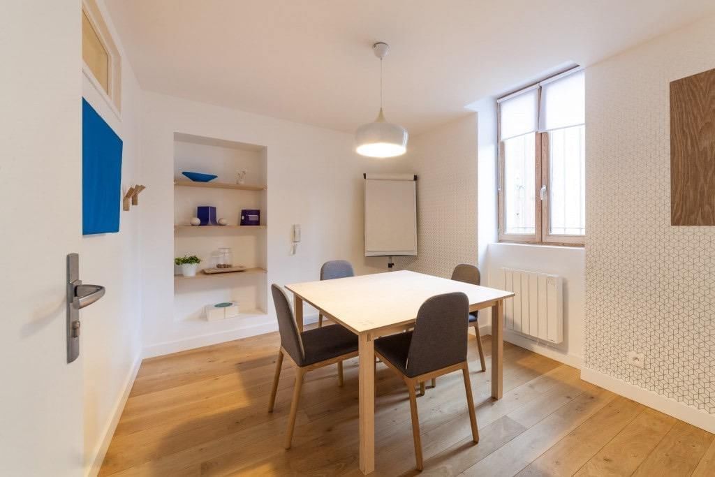 Bureau Bleu 1 à 2 personnes — Mix Coworking Tassin, Dardilly