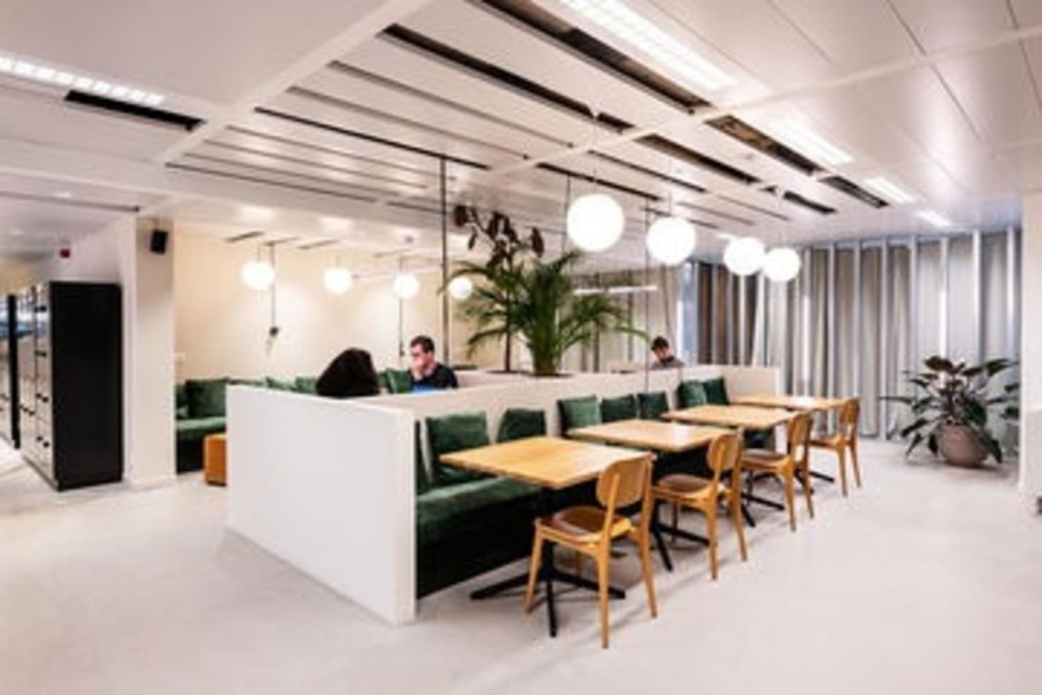 Cyan — Silversquare Louise, Waterloo