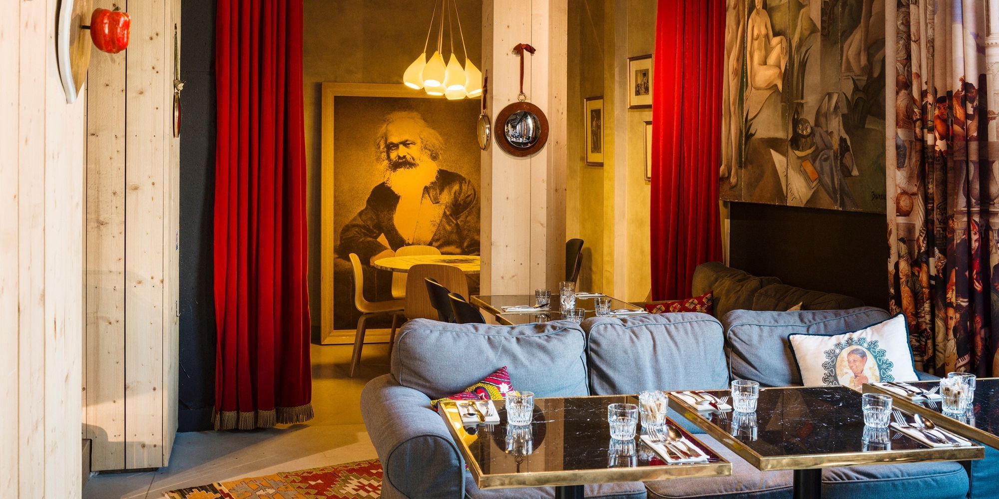 OPEN SPACE RESTAURANT KARLITO — MOB HOTEL Paris Les Puces, Saint-Ouen