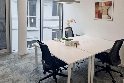 Day office — Spaces BC, Kelowna - Spaces Innovation, Kelowna, BC