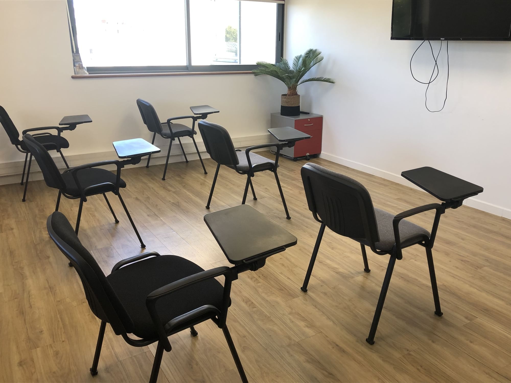 Salle de réunion 20M2 (B5) — Centre d'affaires Economis, Avignon
