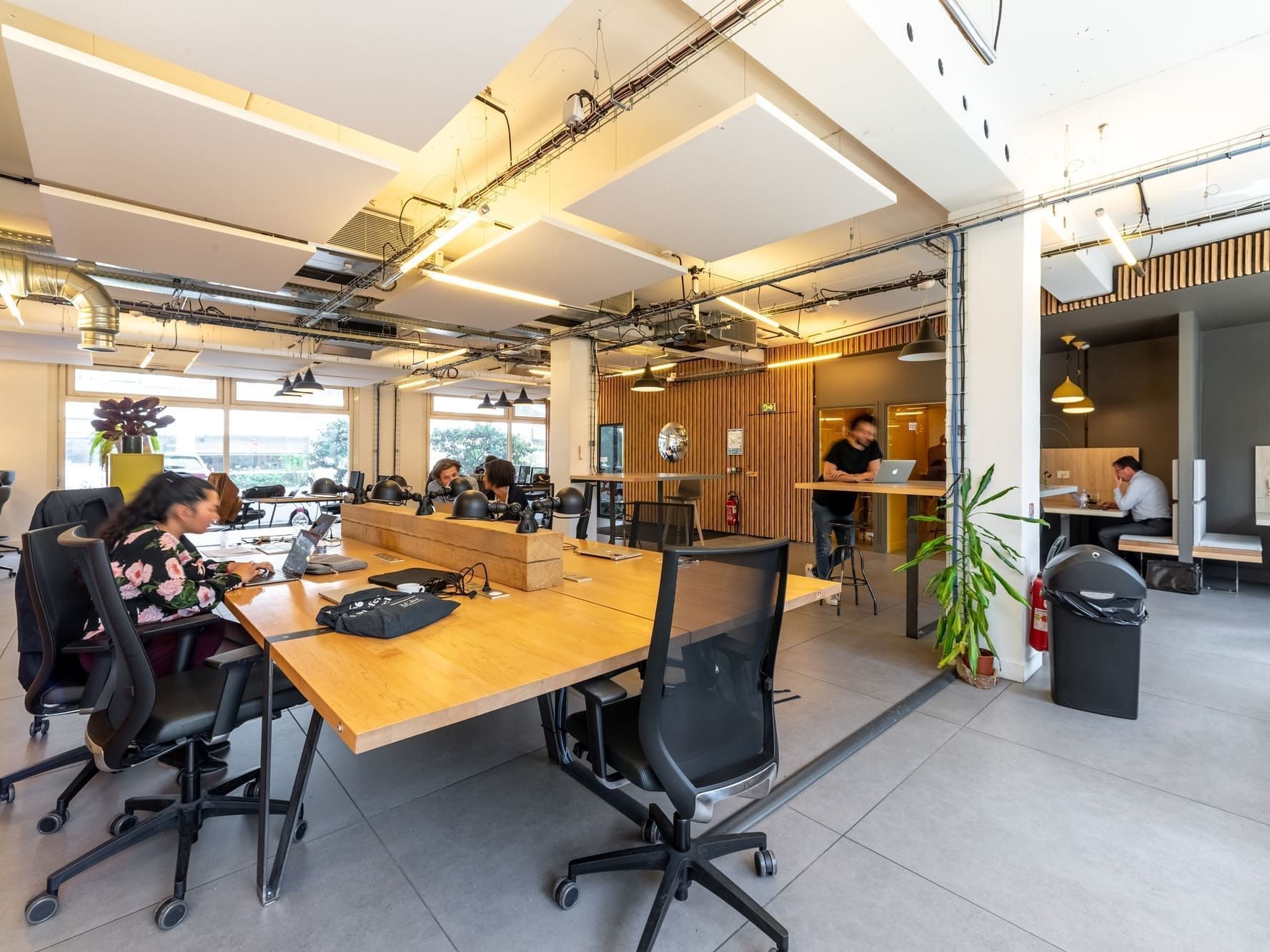 Accès Coworking Open Space — Wojo Issy Village, Issy-les-Moulineaux