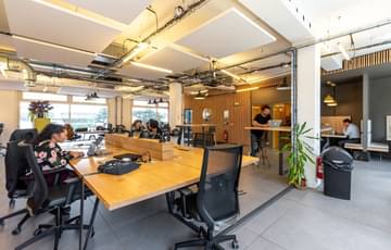Accès Coworking Open Space — Wojo Issy Village, Issy-les-Moulineaux