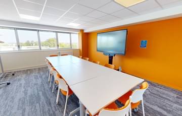 Salle New York - 15 personnes — WTC Poitiers Futuroscope - CCI de la Vienne, Poitiers
