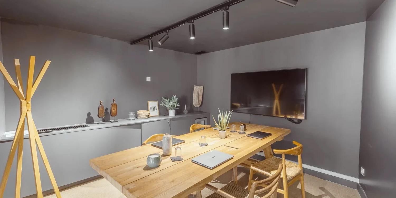 The Bushmen Room — The Babel Community Montpellier, Montpellier