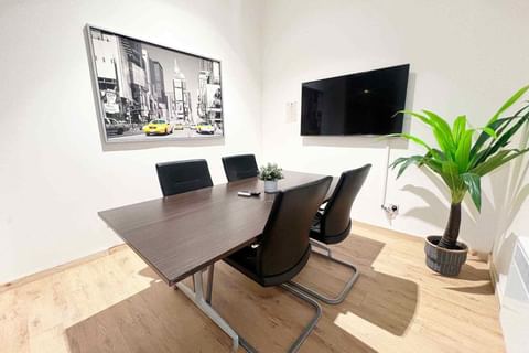 Meeting rooms — Mainyard Studios - Leyton Midland, Dartford