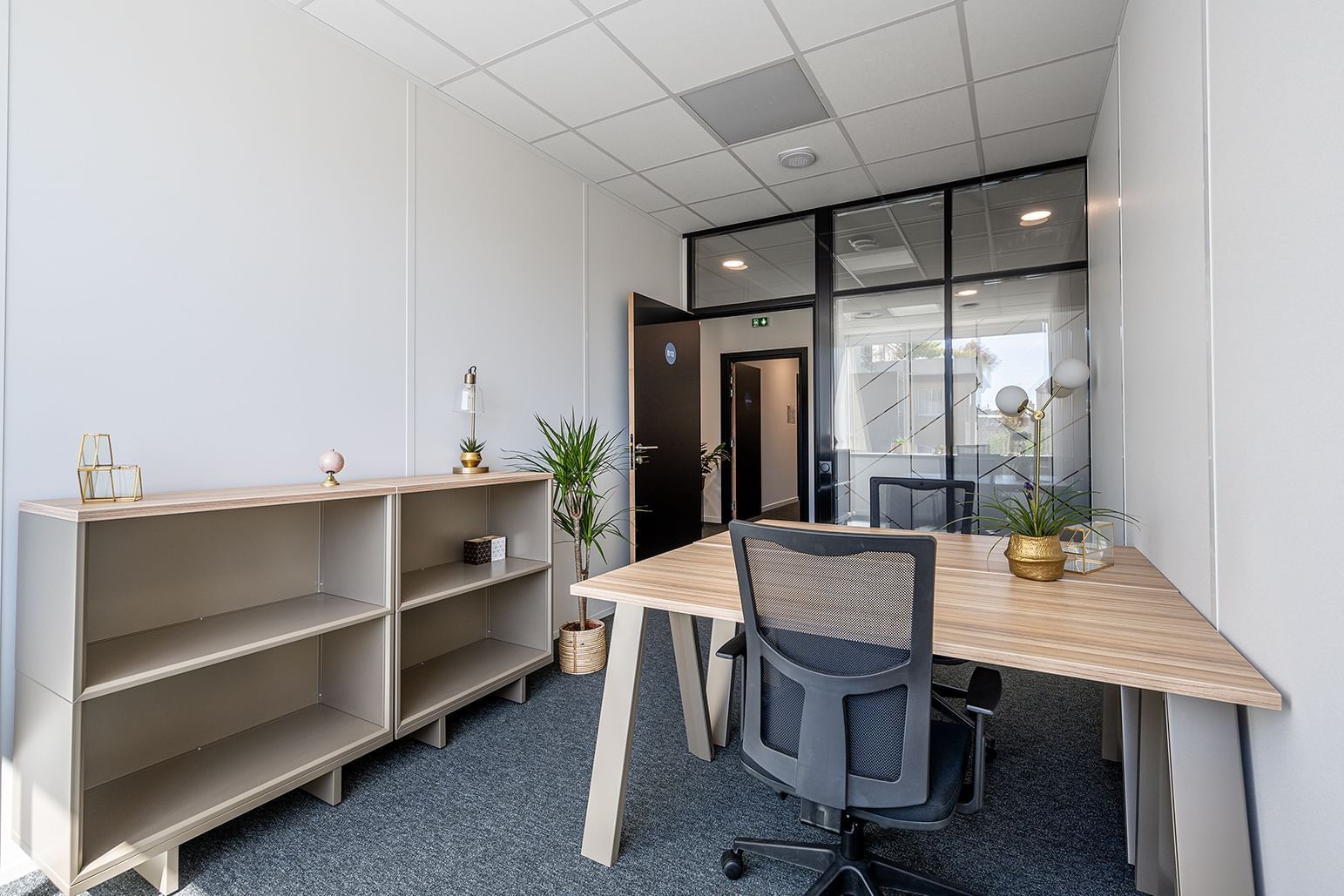 Bureau B12 pour 1 poste — B'CoWorker Saint-Priest, Chassieu