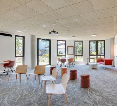 Salle de réunion Isotope — Newton Offices Lime, Limonest