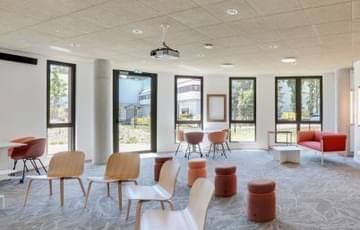 Salle de réunion Isotope — Newton Offices Lime, Limonest