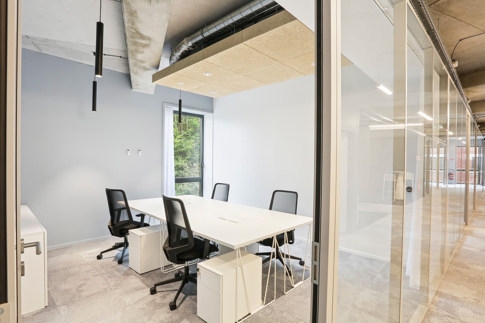 Accès Bureau privatif 1 personne — Newton Offices Croisé Laroche, Kortrijk