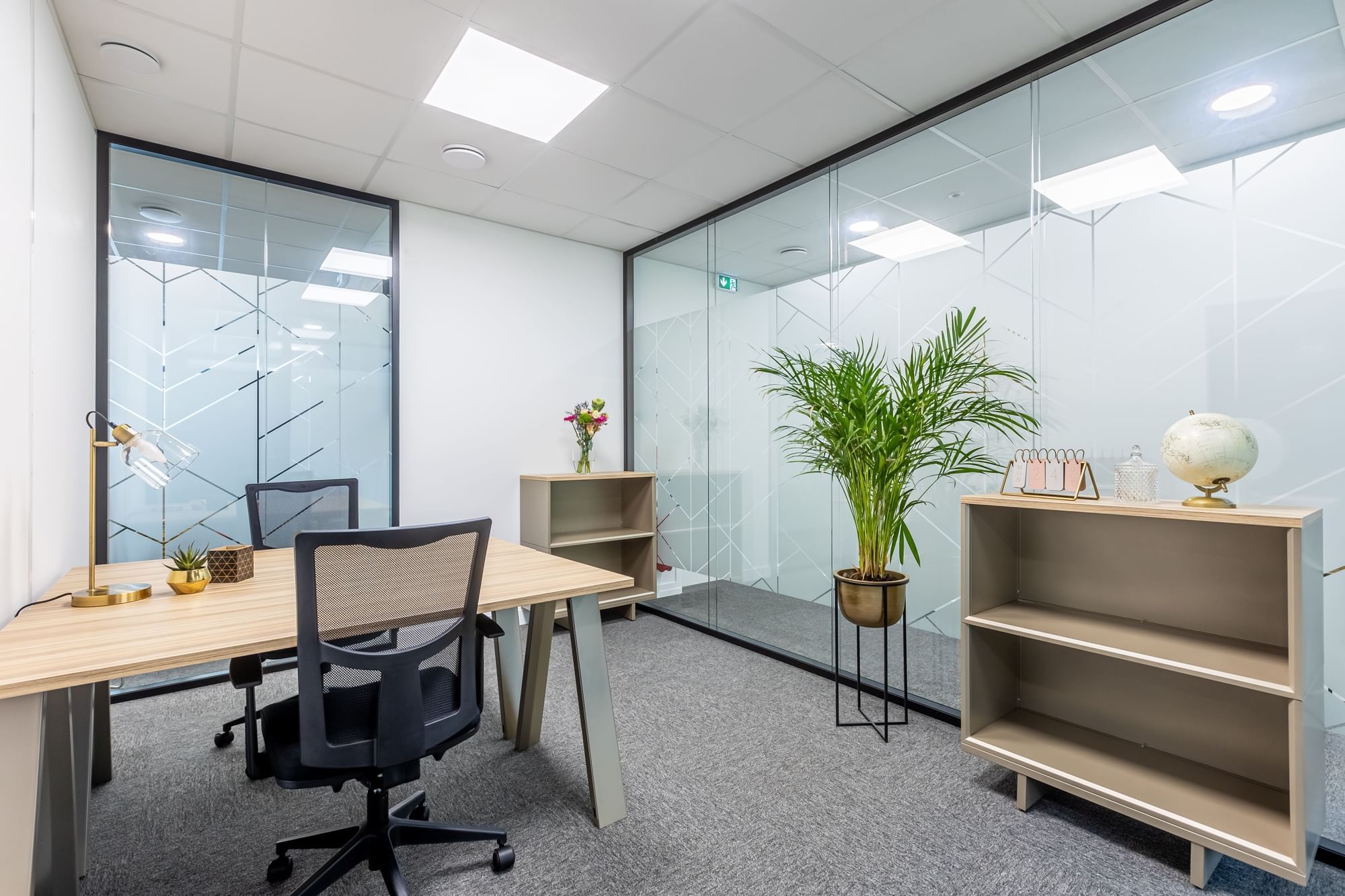 B18-Bureau privatif économique 2 postes — B'Coworker Angers Trélazé, Angers