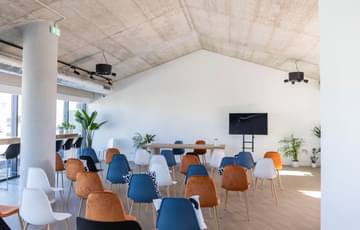 Meeting room 2 - 12 pax — Sitio Work Gaia, Matosinhos