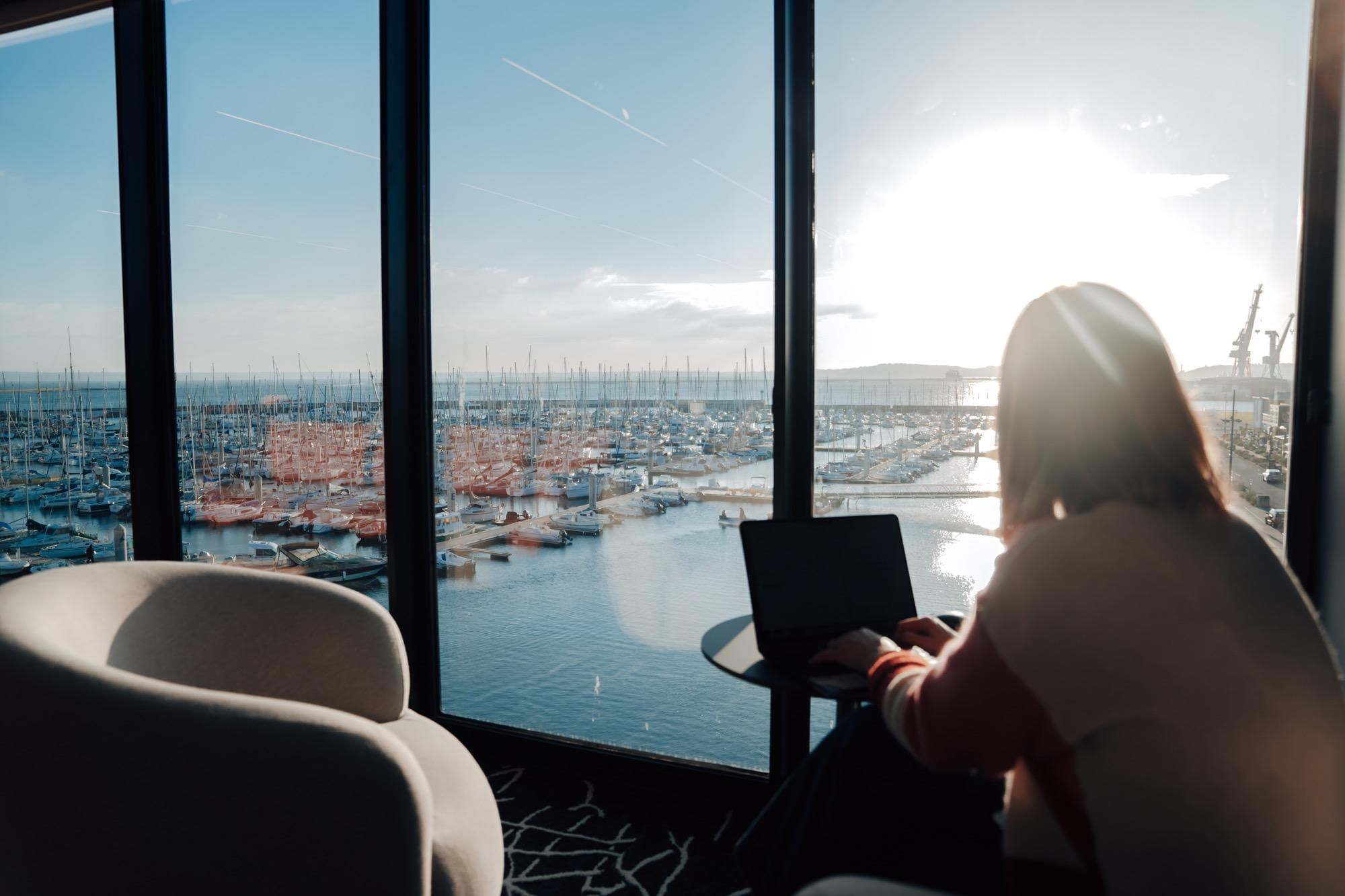 Poste en bureau privatif — Wojo Marina Brest, Brest