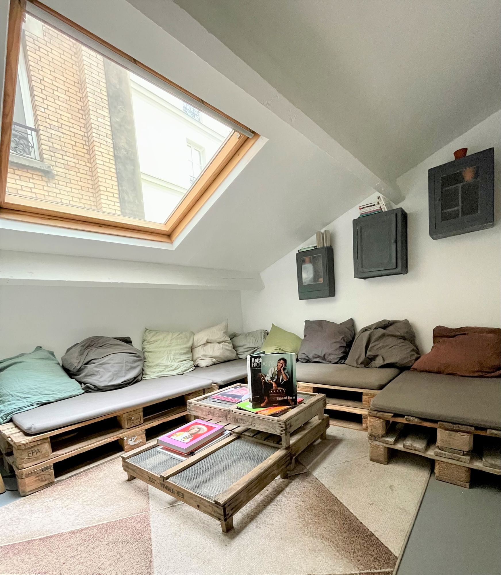 CABINE TELEPHONIQUE LENNON — Be Coworking La Jonquière, Saint-Ouen