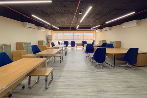 Coworking day pass — Jeddah Expert Shared Offices, Jeddah