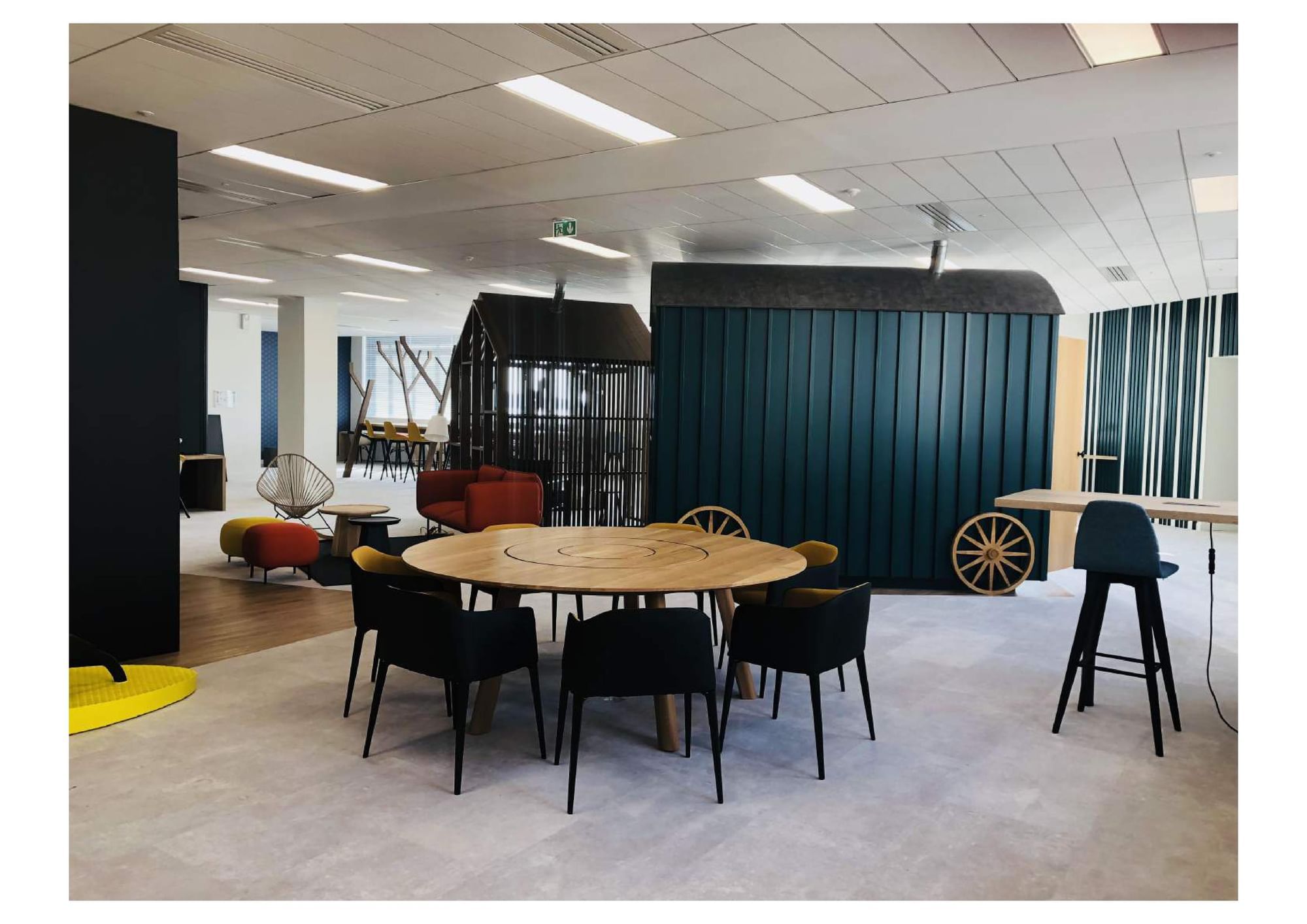 Espace coworking — Obratori / L'Occitane Innovation Lab, Marseille