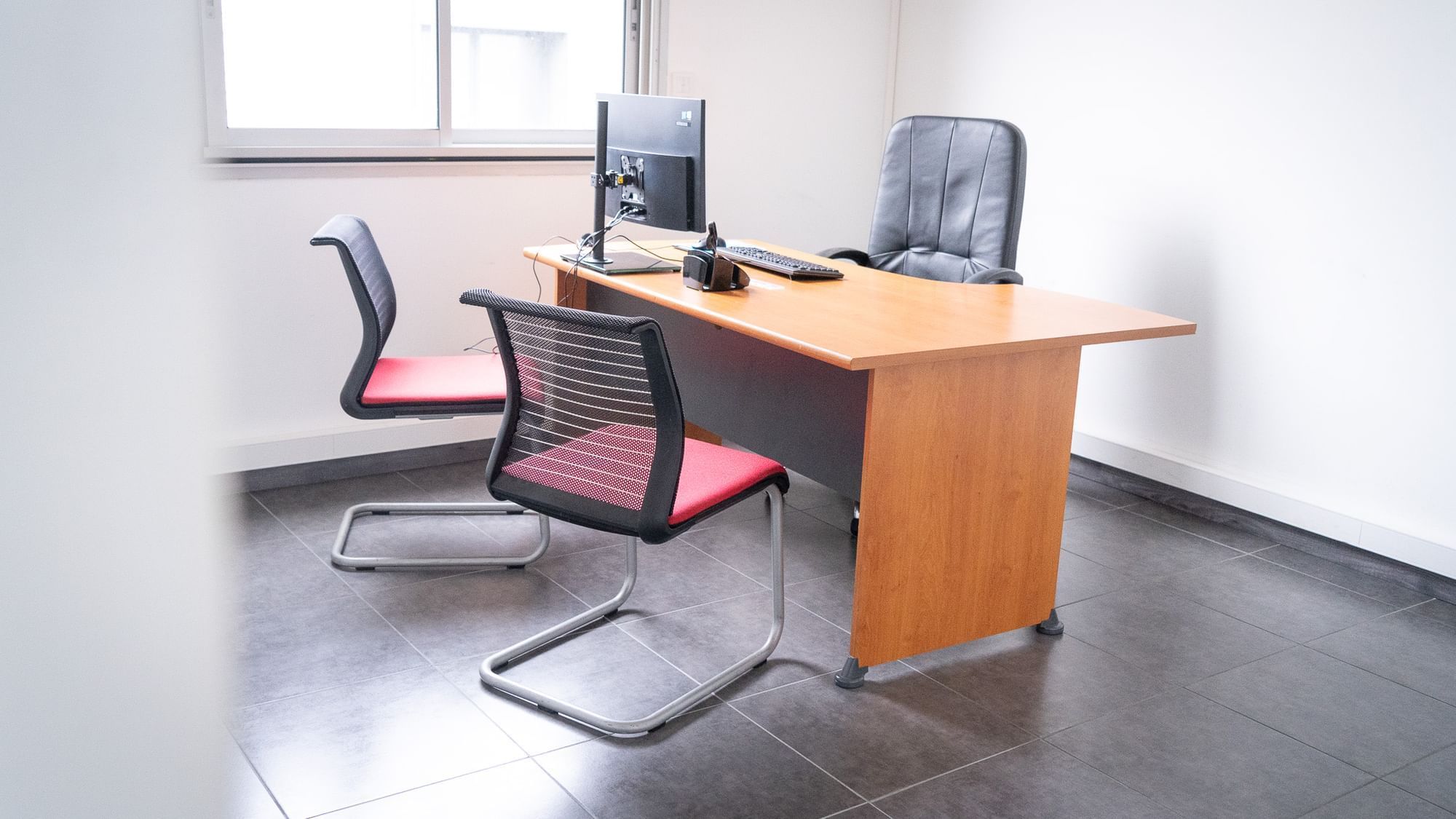 Bureau privatif 3 personnes — Dispoburo Saint Herblain, Saint-Herblain