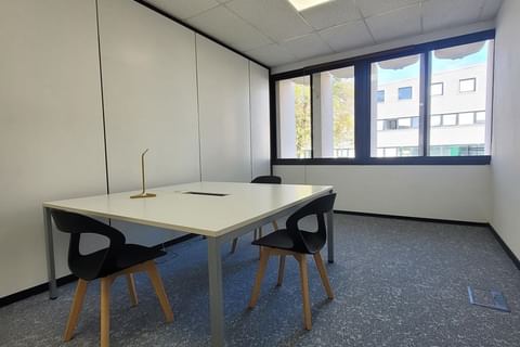 Bureau journée — Community Work, Roanne