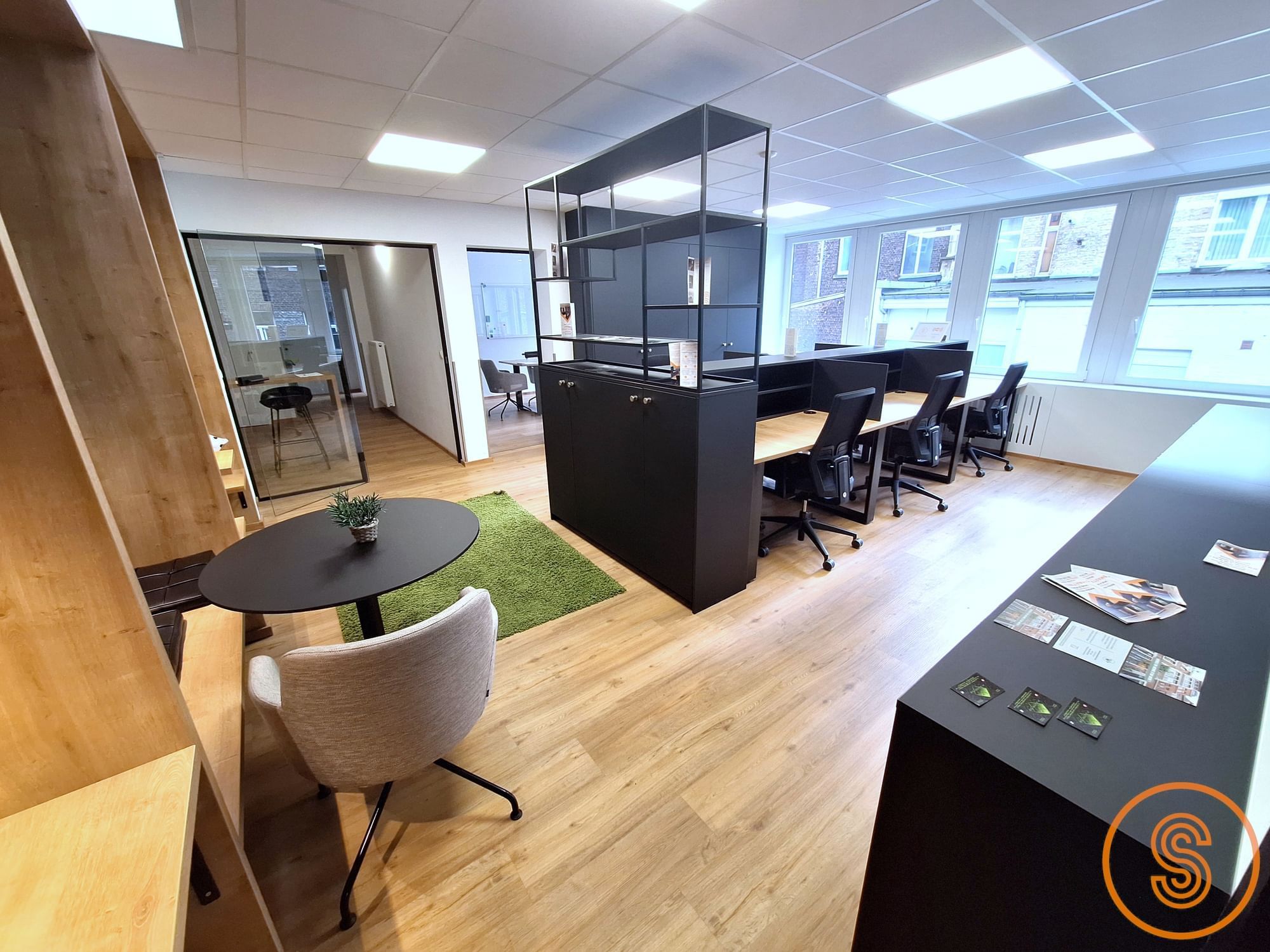 Poste en open space nomade — Smartwork Liège, Maastricht