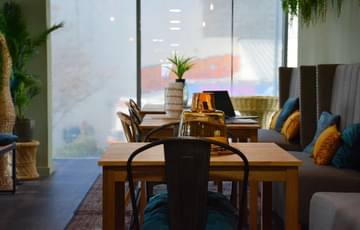 Accès coworking nomade — Bureaux & Co Le César Pierresvives, Sète