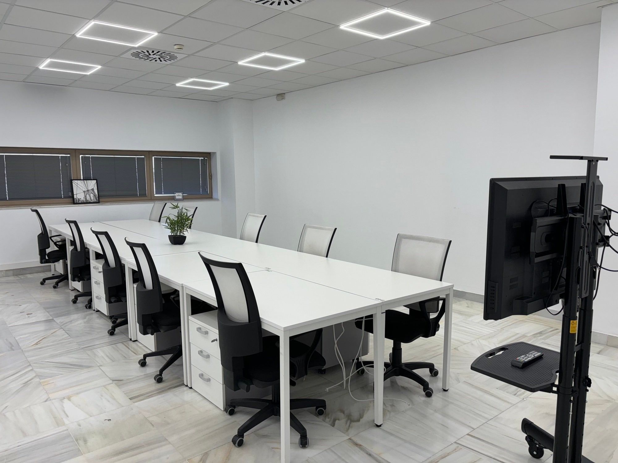 Espacio abierto Nomade — Inn Offices Nervion Sevilla, Seville