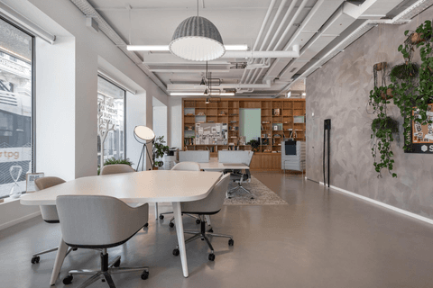 Coworking day pass — Regus GENOVA, San Benigno, Genoa