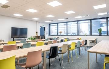 Salle Dijon - 6 personnes (19 m2) — B'CoWorker Strasbourg Schiltigheim, Schiltigheim