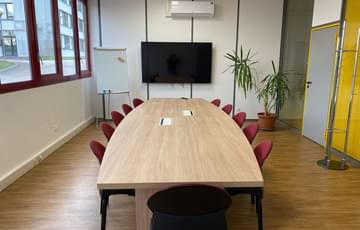 Salle de réunion 15 personnes — Coworking Besançon, Besançon