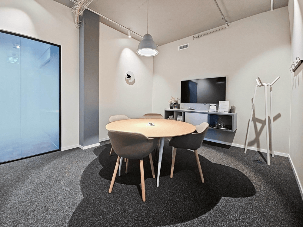 Regus LA, New Orleans - Energy Centre Building, Meeting room Meeting Room1, New Orleans, LA