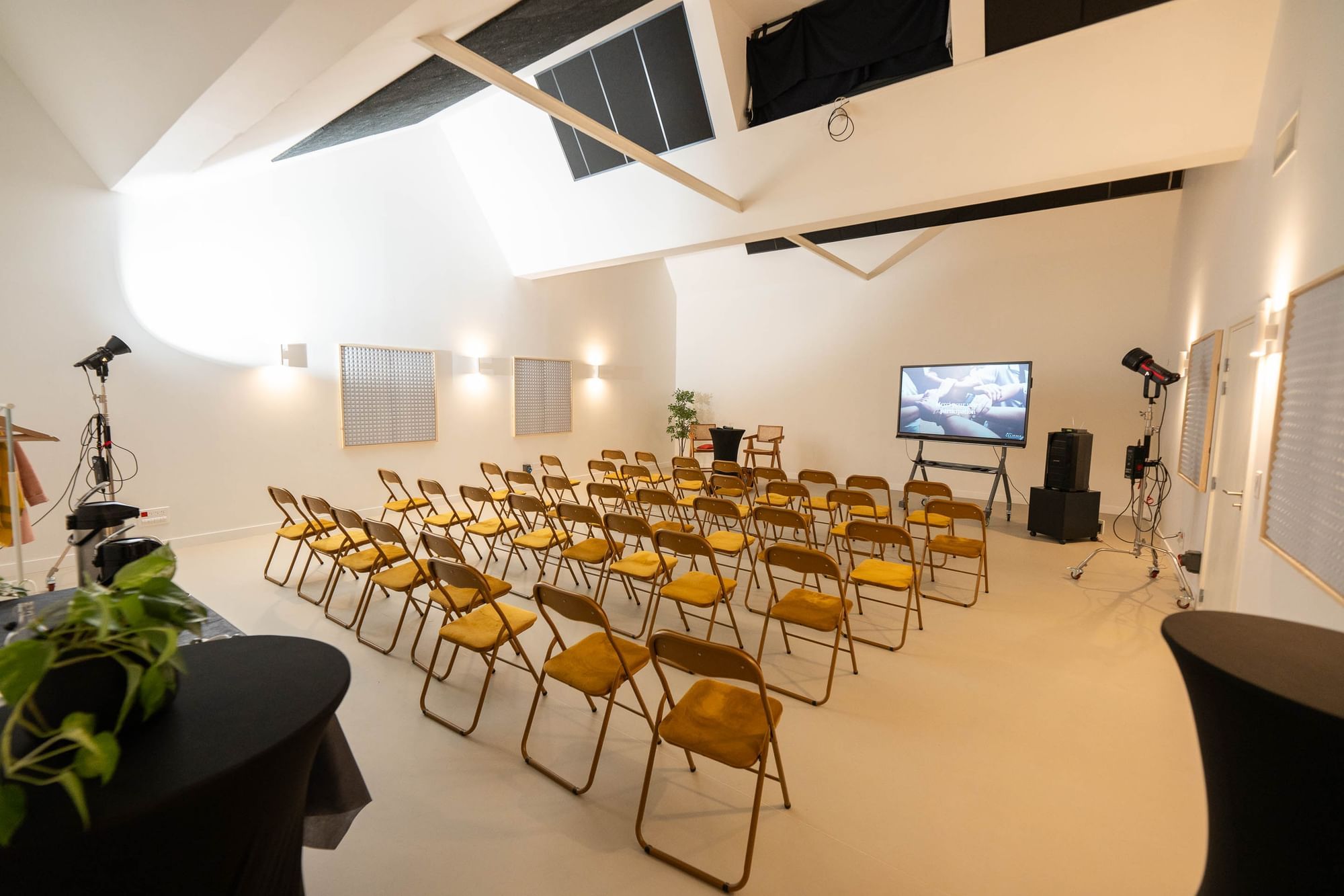 Le Plateau - Conférence/Réunion — STUDIOS 7K, Bâle