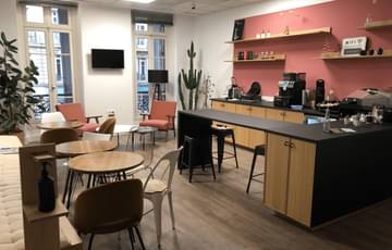 Poste de travail en open space — Hiptown Vieux-Port / République, Marseille