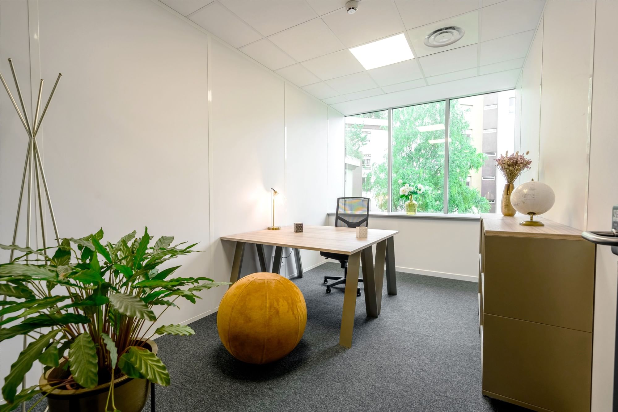 Bureau B22 pour 1 poste — B'CoWorker Saint-Priest, Chassieu