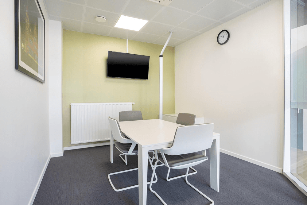 Regus NC, Greensboro - Green Valley Office Park, Meeting room Tannenbaum- Studio, Greensboro, NC