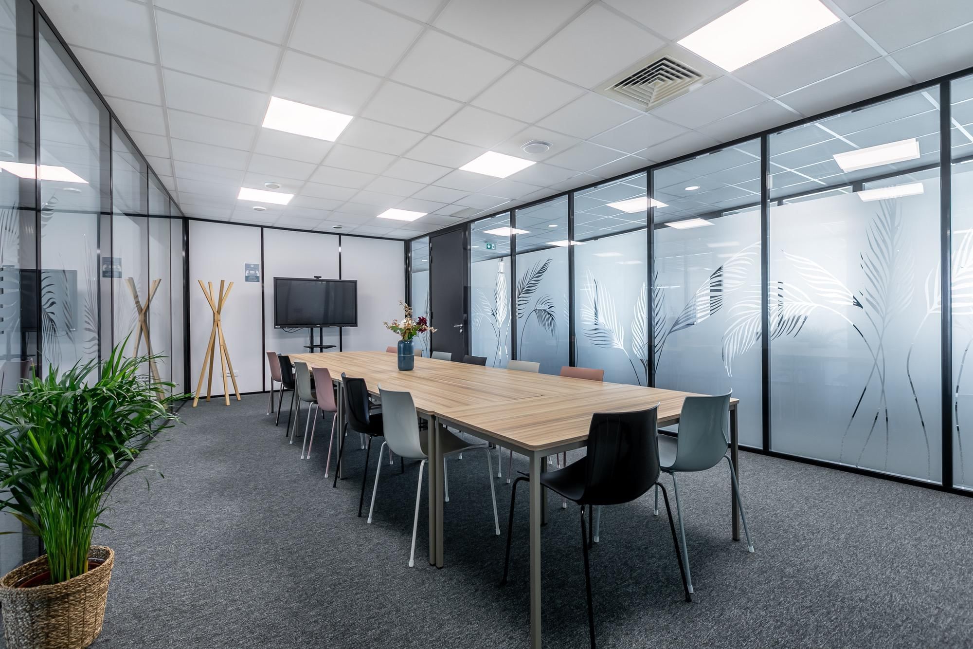 Salle Nancy - 15 personnes (33 m2) — B'CoWorker Strasbourg Schiltigheim, Oberhausbergen