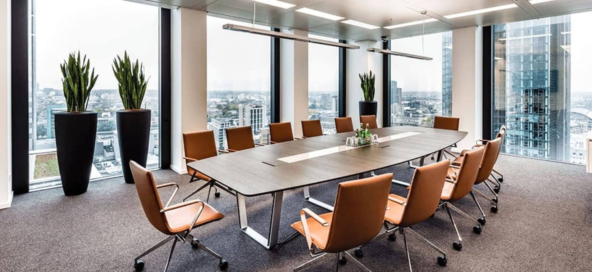 Meeting Room 2 — Contora Office Solutions - Frankfurt Taunusturm, Frankfurt am Main