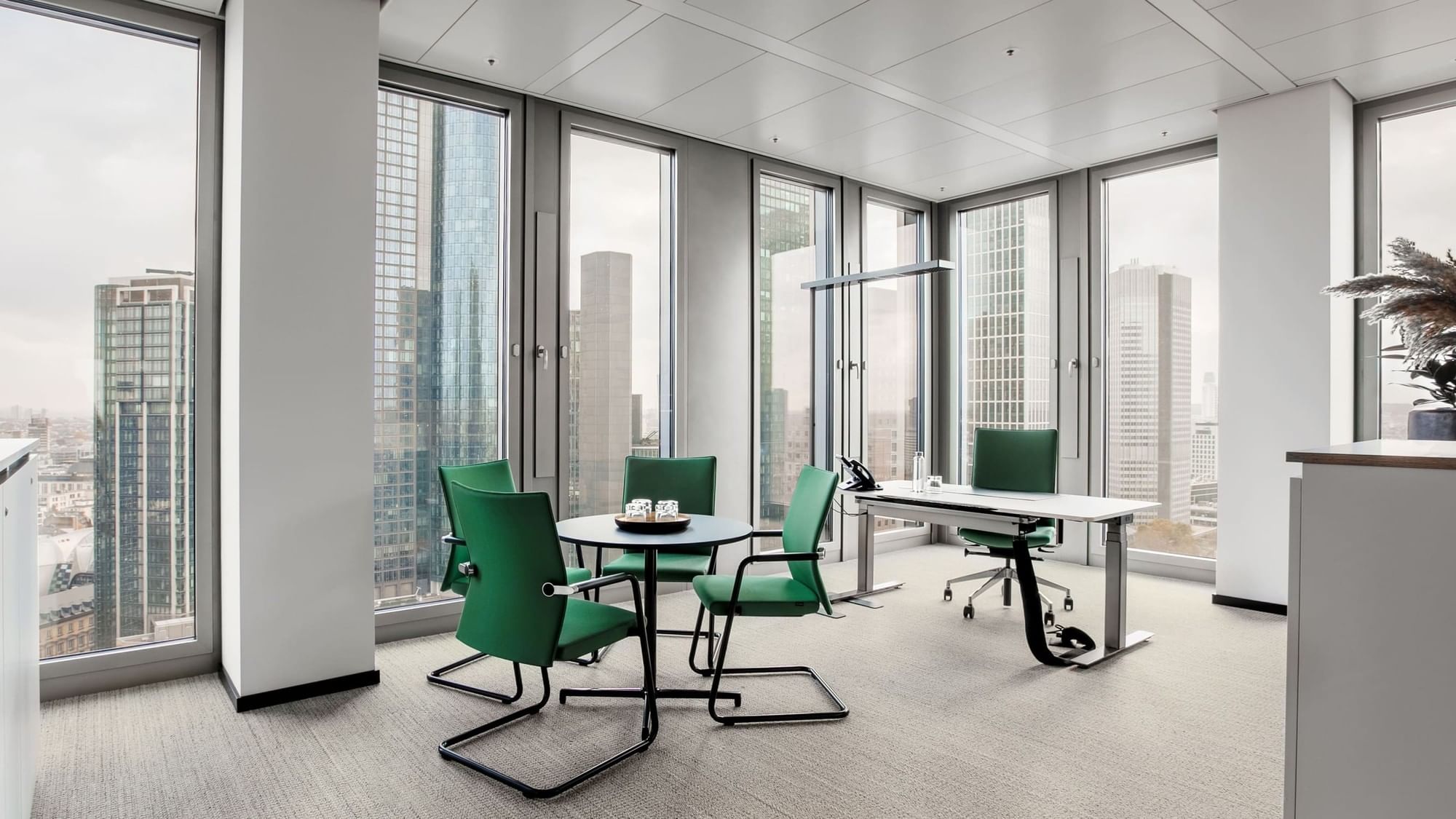Private office for 5 persons — Contora Office Solutions - Frankfurt Marienturm, Darmstadt