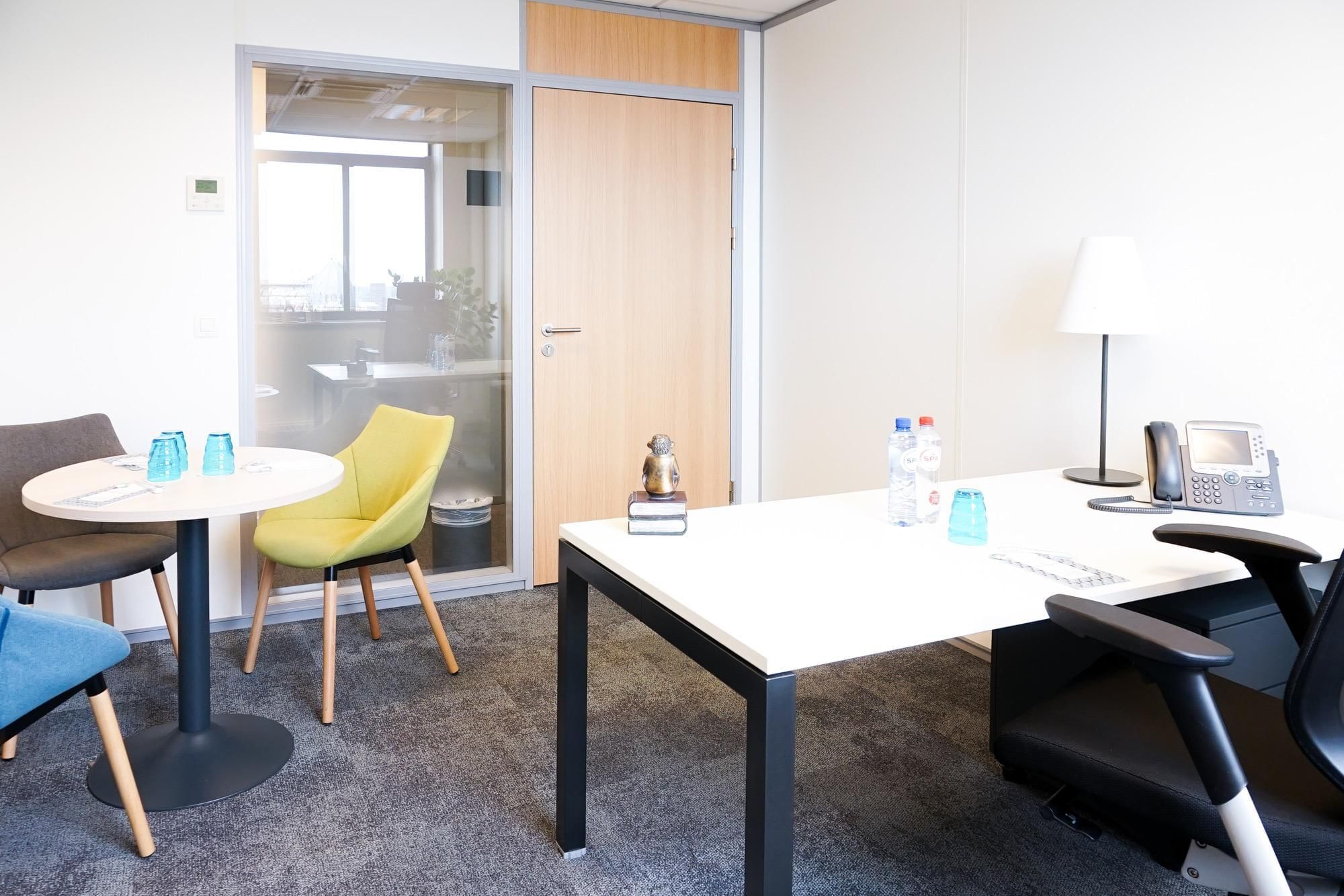 Bureau Affaire Bureau Direction — Mitwit Antwerp Central Station, Antwerp