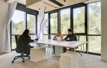 Accès Bureau privatif 3 personnes — Newton Offices Golf des Milles, Salon-de-Provence