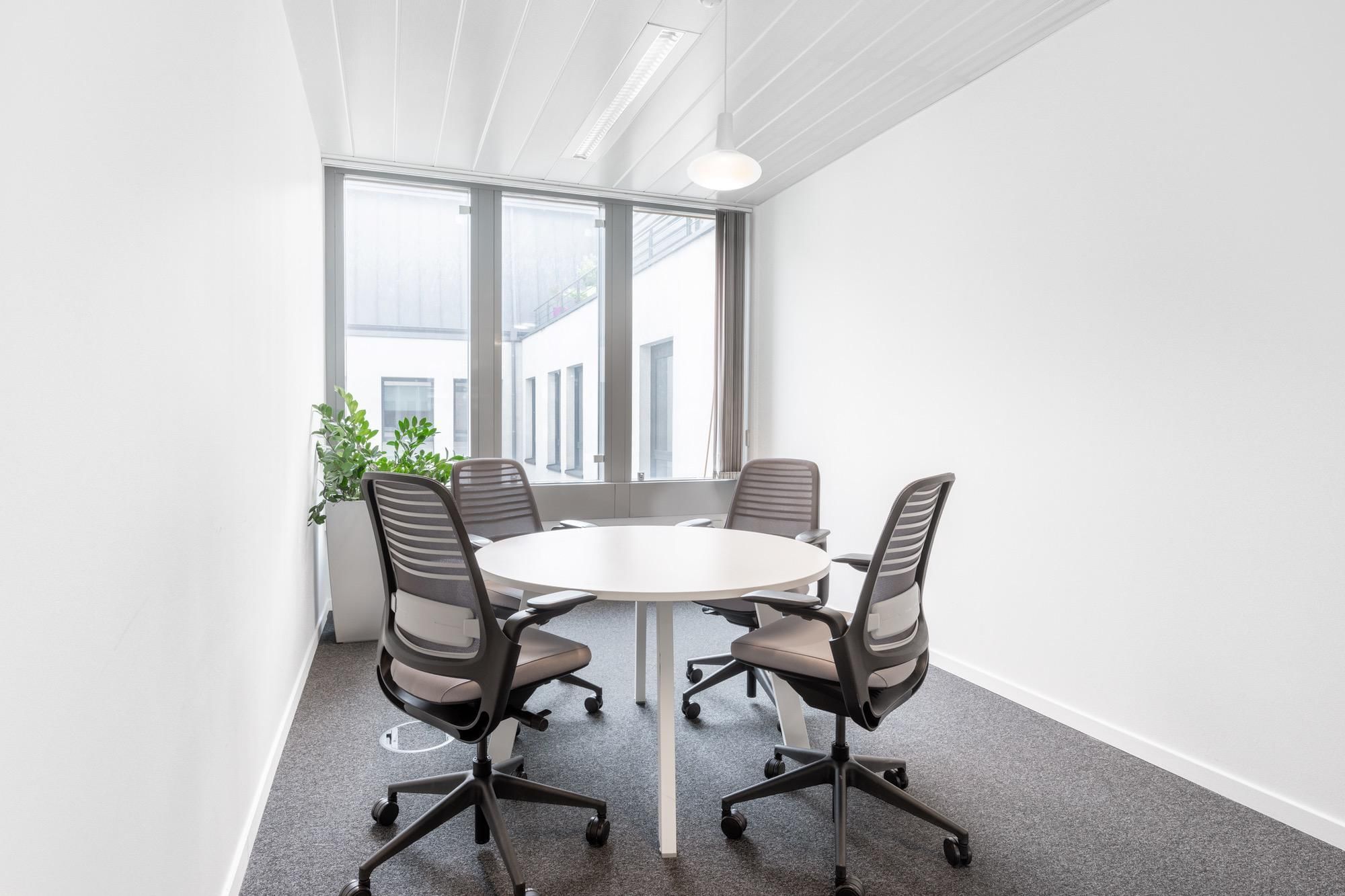 Privater Büroraum für 4 Person top in Regus Kaiserlei