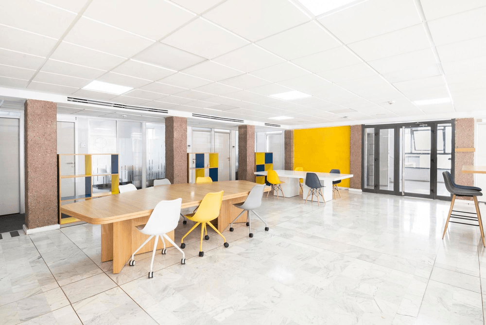 Regus Fort Dent One, Coworking desk, Tukwila, WA
