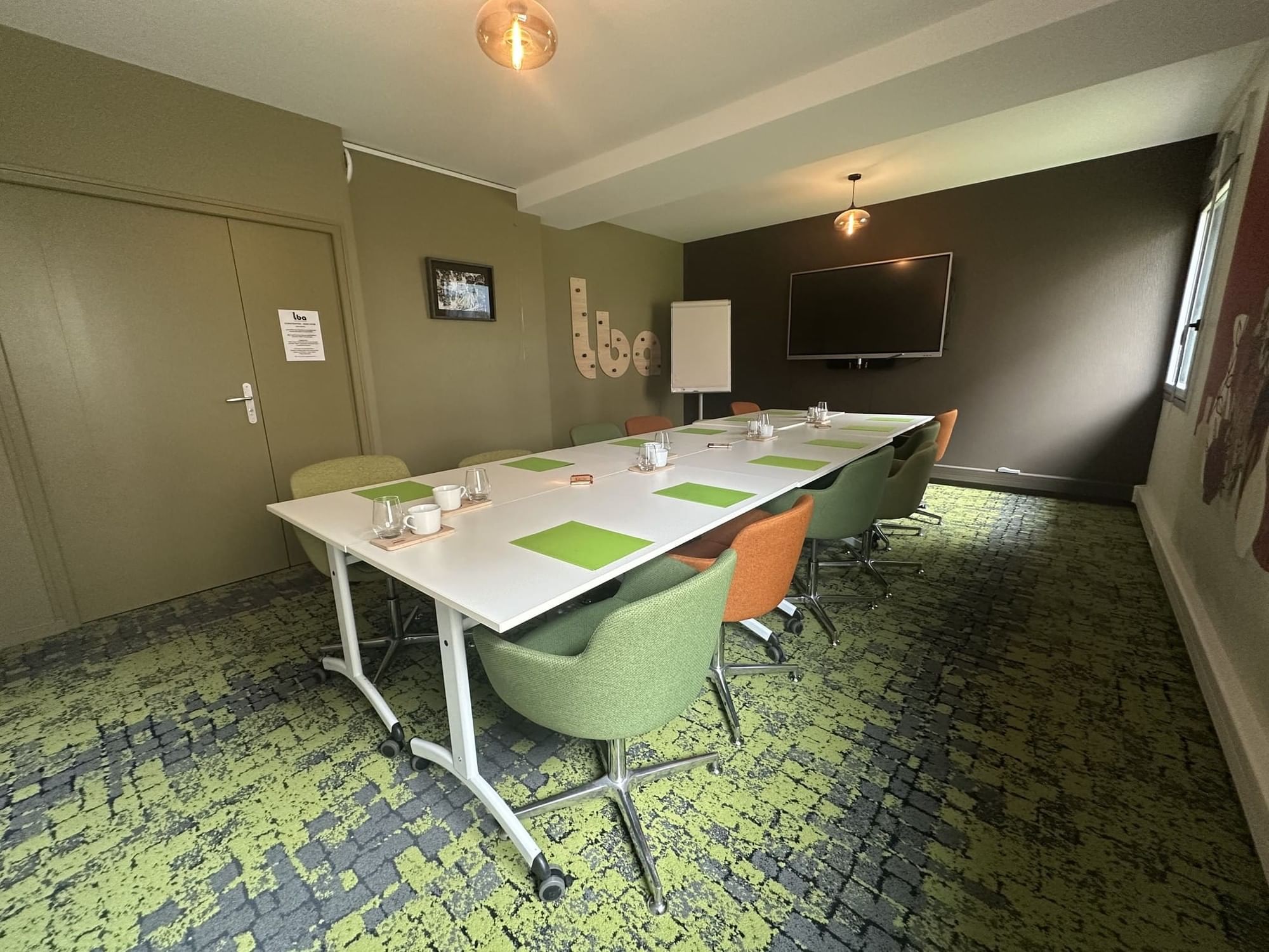 Salle de réunion Tigre et Dragon — LBA Centres d'Affaires DIjon Foch Gare, Dijon