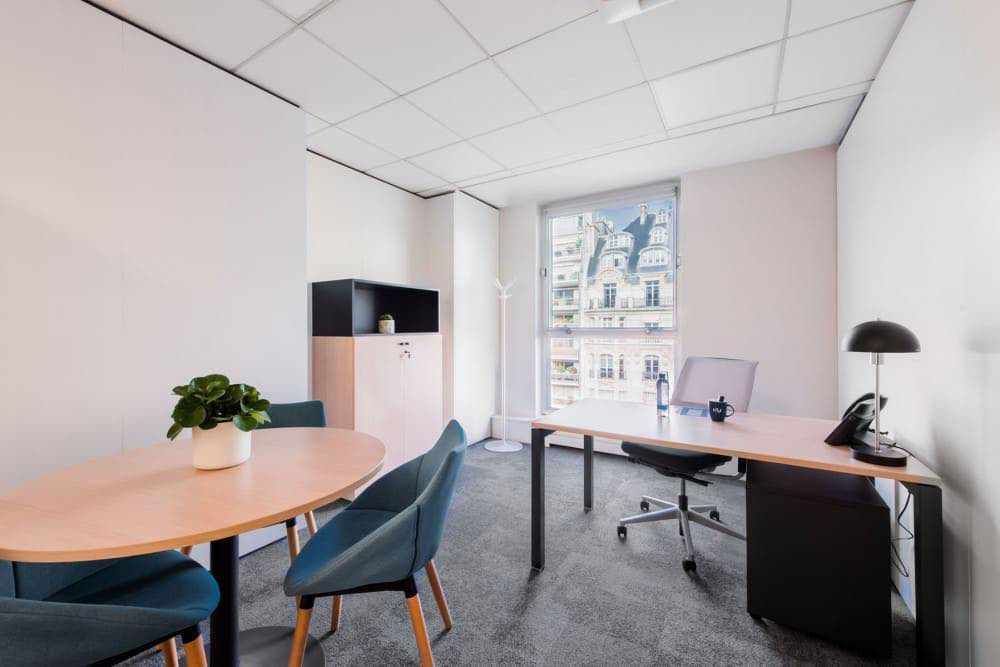 Multiburo Avenue Montaigne Coworking offices Avenue Montaigne