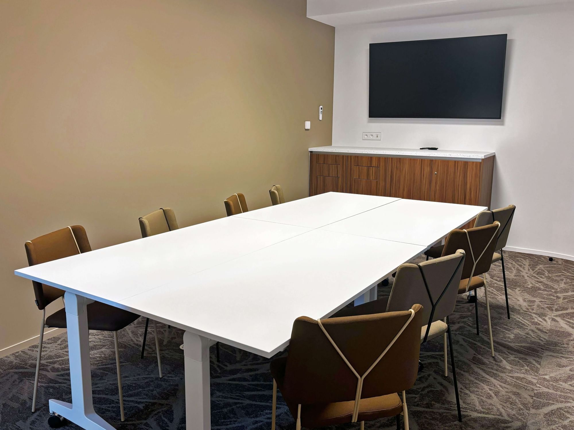 Salle de réunion Yttrium — Newton Offices Lime, Dardilly
