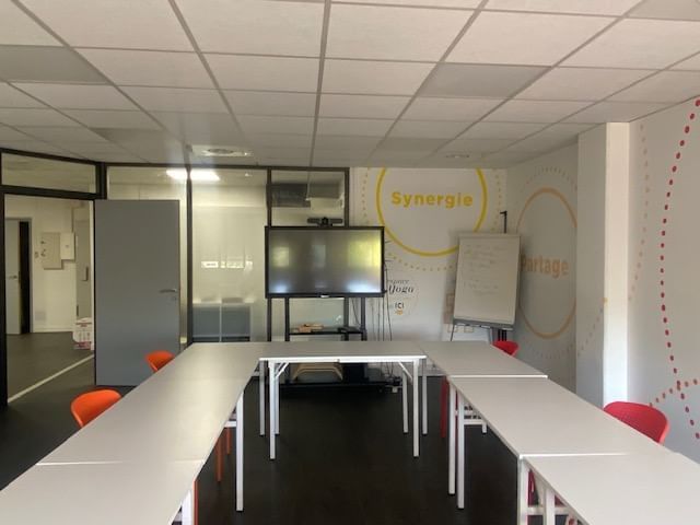 Salle de réunion 40 M2 de 7 à 16 personnes — Cowork'in Aix, Éguilles