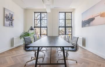 Meeting Room — Young Workspaces Zeestraat, Rotterdam