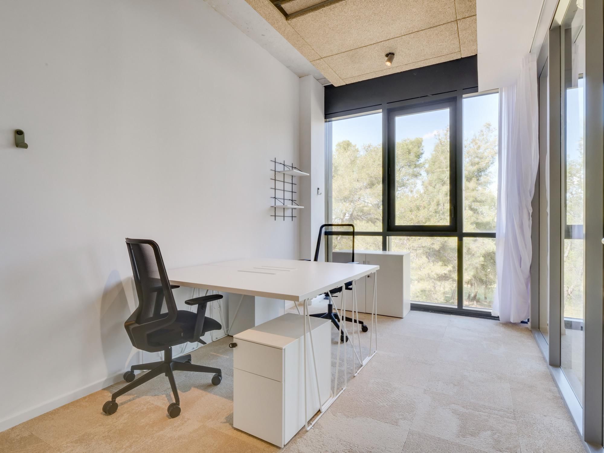 Accès Bureau privatif 2 personnes — Newton Offices Golf des Milles, Marignane