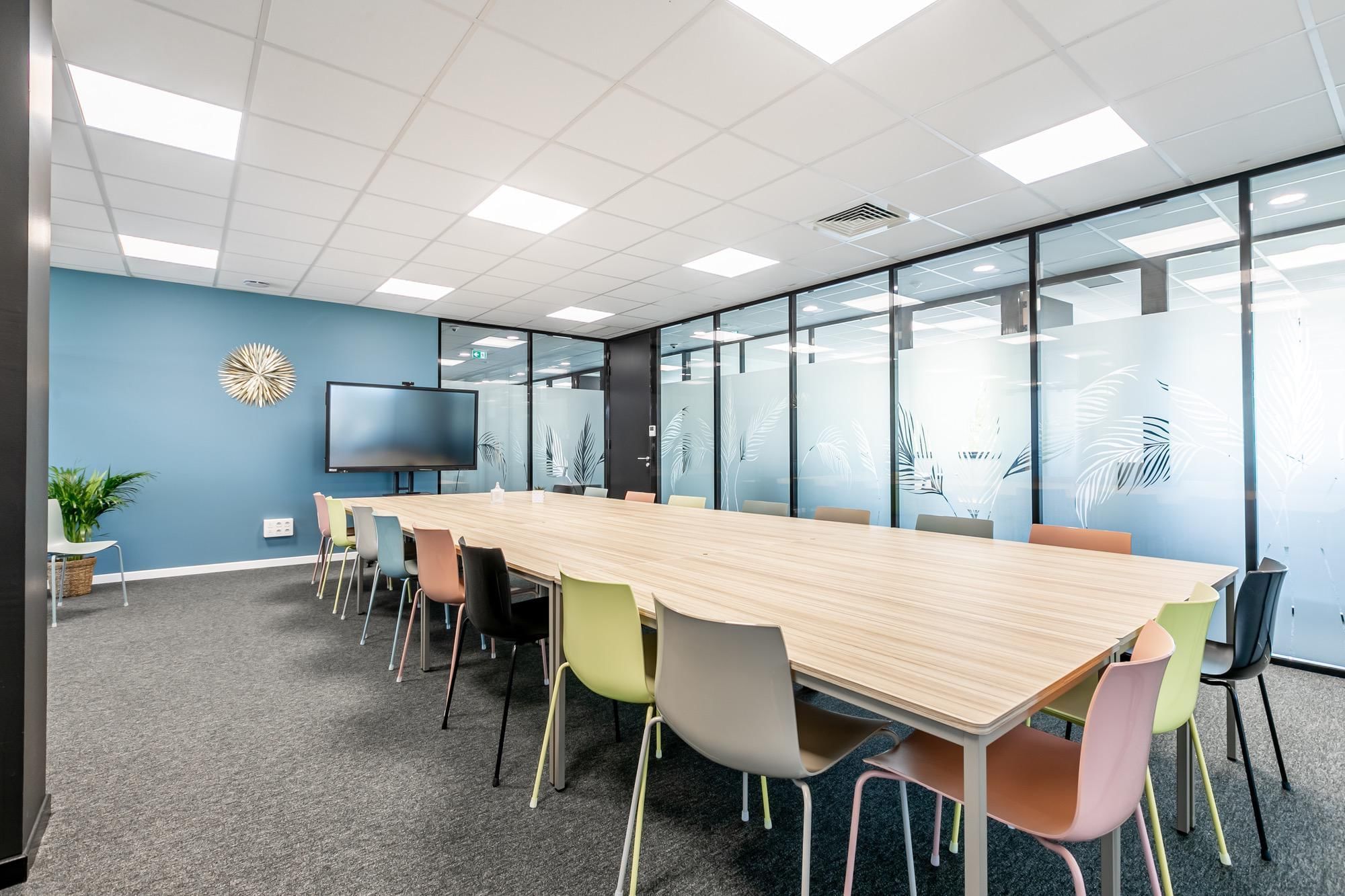 Salle Bordeaux - 20 personnes (45 m²) — B'CoWorker Strasbourg Schiltigheim, Strasbourg